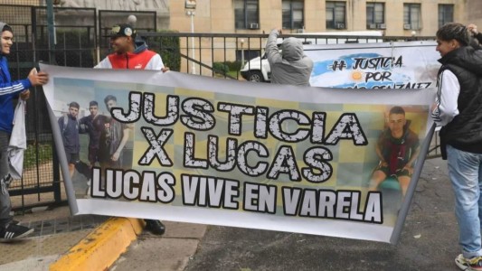 El abogado de la familia de Lucas González, conforme con el veredicto, aclaró: "Es contra tres asesinos, no con toda la policía"