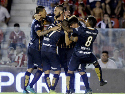 Rosario Central es cosa seria: le ganó 2 a 0 a Independiente en Avellaneda