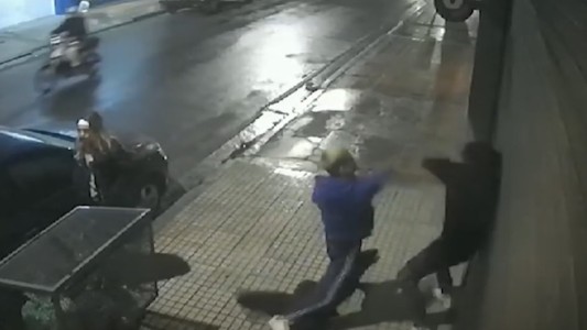 Le puso "Like" a una joven en redes, el ex de ella lo fue a buscar y le dio una paliza