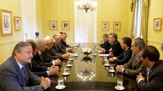 El Gobierno se reúne con los industriales