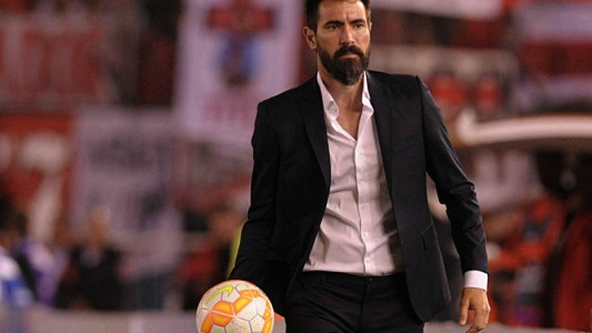 DT de Huracán, tras la derrota: "No se debería haber jugado"