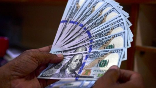 El dólar “blue” vuelve a subir, en jornada tensa por expectativas de nuevos anuncios