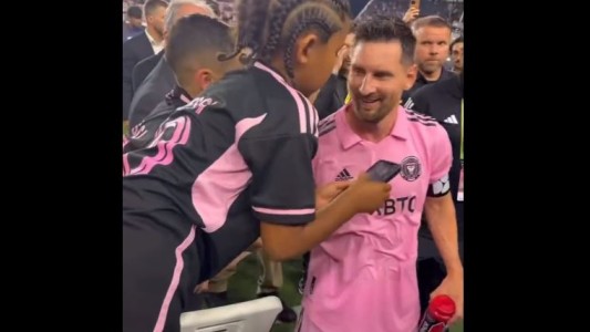 La emoción de los hijos de Kim Kardashian al sacarse una foto con Lionel Messi