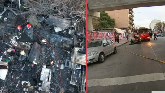 Incendio en un asentamiento precario en Villa Crespo: 25 personas evacuadas y dos internadas