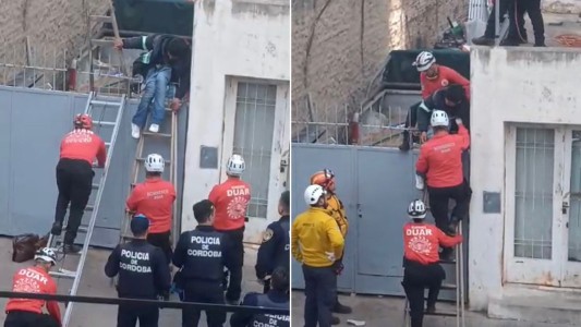 Video: ladrón quiso escapar, quedó enganchado en una reja y tuvieron que hospitalizarlo