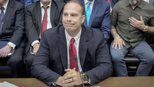 Estados Unidos: declaró un exmilitar en el Capitolio y reveló que se rescataron restos "biológicos no humanos" de ovnis