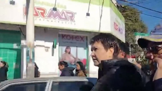 "Están dispuestos a todo", dijo la mamá de Cecilia, que fue agredida por militantes de Emerenciano