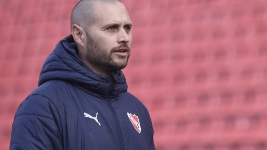 "No quiero ser cómplice", con una fuerte crítica a los directivos, renunció Damián Albil en Independiente