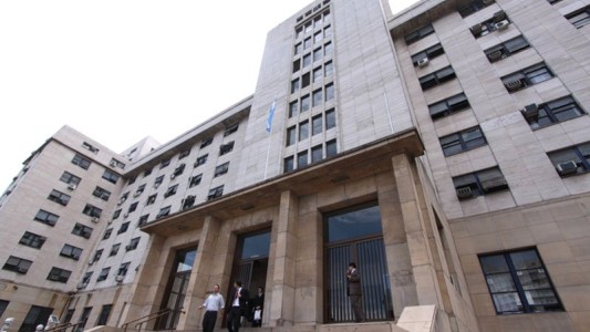 Quisieron estafar con dólares falsos: la Justicia cerró la causa en su contra tras admitir que en 4 años no avanzó