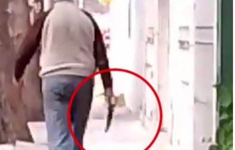 Video: le hicieron "ring raje" y los amenazó con una cuchilla