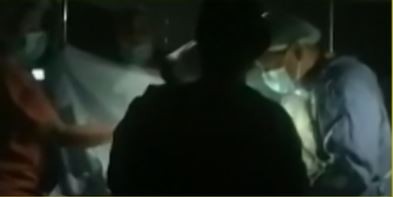 Video: a oscuras en el quirófano del Hospital Durand