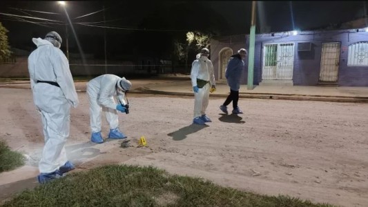 Un policía y su padre persiguieron y mataron a un ladrón: quedaron detenidos