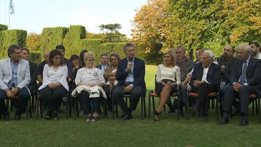 Macri recibió a familiares de los caídos en Malvinas: "Vamos a seguir luchando por la soberanía de las islas"