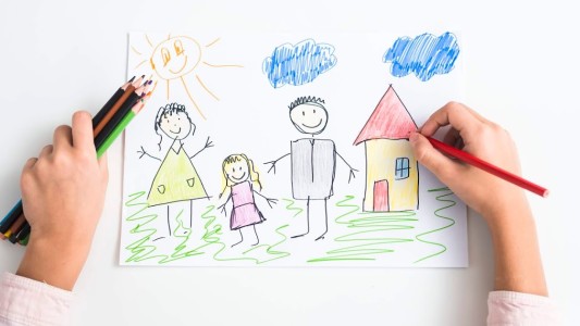 Formulan cargos contra una madre por impedimento de contacto con el padre