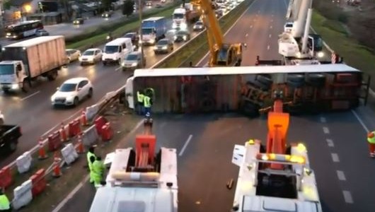 Choque múltiple en la Autopista Panamericana: un muerto