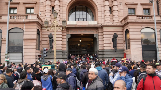 Video: Evacuaron la estación de trenes Constitución por una amenaza de bomba