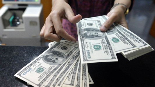 El dólar blue consolida el salto tras las PASO y la devaluación