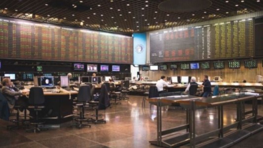 La AFIP investiga a operadores de Bolsa que compraron dólar MEP en las últimas horas antes de las PASO