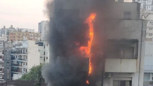 Video: Impactante incendio en un edificio de Palermo