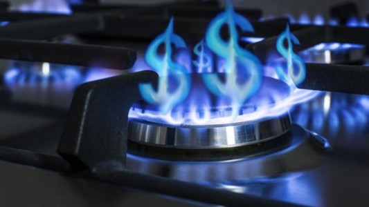 Bajan los impuestos en las tarifas del agua y el gas en la Ciudad