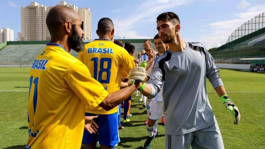 Es arquero de los Toros, la selección de sordos, y pide ayuda para viajar al Mundial de Malasia