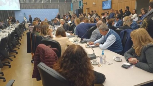 Sin acuerdo con JxC, el oficialismo firmó dictamen a favor del proyecto de ampliación de licencias de trabajo