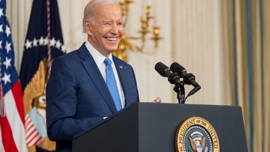 Biden ironizó acerca de la fotografía policial de Trump: "Es un tipo guapo"