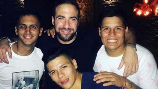 Marcos Rojo y Pipita Higuaín pescados in fraganti en un boliche de Palermo