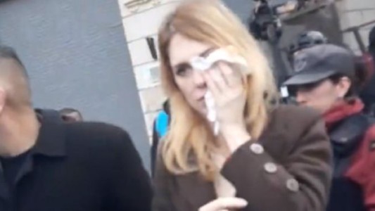 Rociaron con nafta a una candidata de Milei en el ingreso al acto de Villarruel en la Legislatura