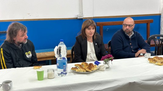 Bullrich se reunió con curas villeros: la visita del Papa Francisco como tema central