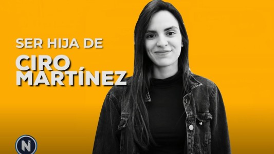 Sus sueños futboleros, la broma a Pappo y las giras junto a su papá: Manuela Martínez, la hija de Ciro