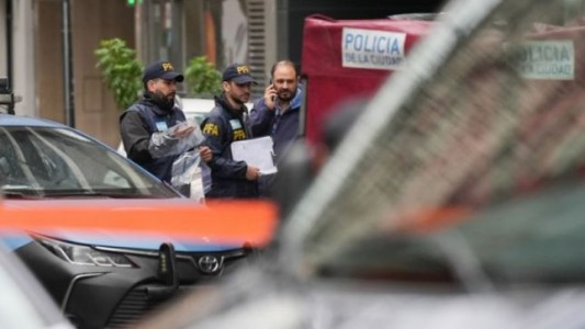 "Motochorros" le robaron la camioneta a un diplomático turco en Palermo y uno fue abatido por la Policía