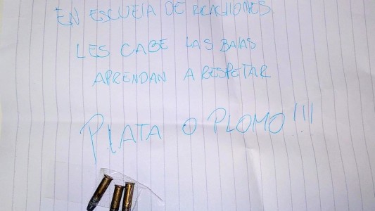 Conmoción por nota amenazante y balas en una escuela de Santa Fe
