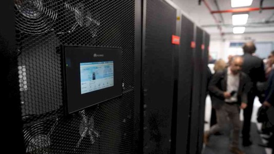 La supercomputadora Clementina XXI se puso en marcha y, de su mano, Argentina está en el top 100