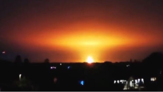 Una impresionante explosión iluminó el cielo en Oxford con una bola de fuego