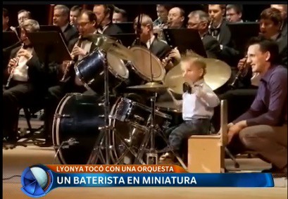 Un baterista en miniatura