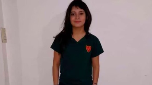 Buscan a adolescente de 14 años que desapareció ayer al salir de su escuela en Caballito