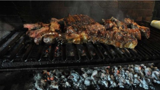 Ofrece pagarle un asado a quien le consiga una vivienda para alquilar