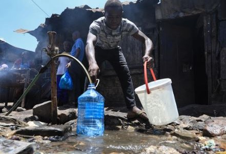 Científicos de la UBA alertan sobre las principales causas de contaminación del agua y presentan iniciativas para cuidarla