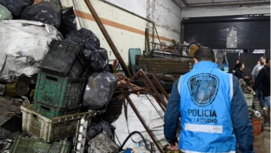 Clausuraron una metalera en Constitución y detuvieron a su dueño por robo