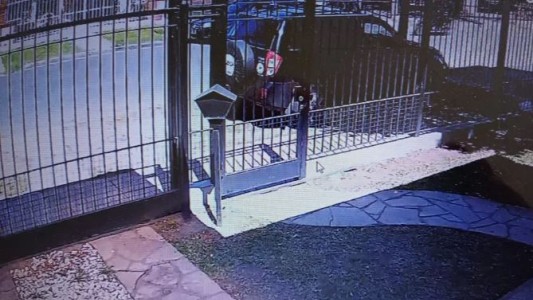 Salidera en Ituzaingó: retiró 15 mil dólares de un banco y lo asaltaron cuando regresaba a su oficina