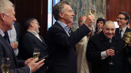 Publicaron el decreto que autoriza aumento salarial extra de 5% "remunerativo" y "no acumulativo"