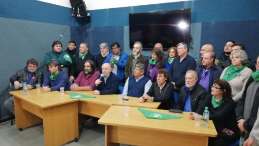 Las dos CTA, camioneros, canillitas y docentes  ratifican paro con movilización el jueves