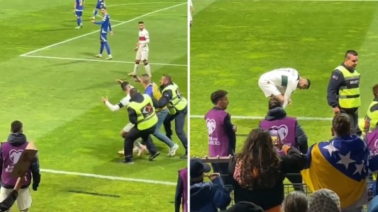 Hincha se metió en la cancha para sacarse una foto con Cristiano Ronaldo y casi lo lesiona