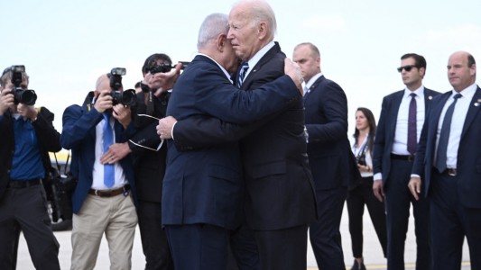 Biden llegó a Israel y se abrazó con Netanyahu: "Los estadounidenses están de luto con ustedes"