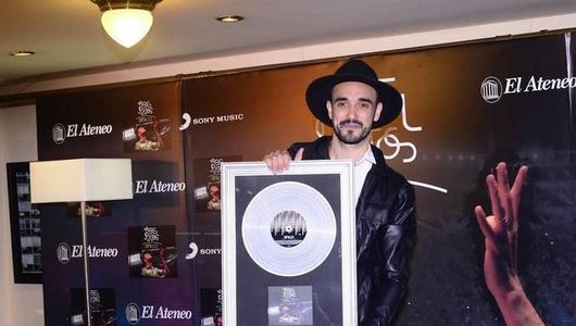 Furor por Abel Pintos en el día de lanzamiento de "Único"