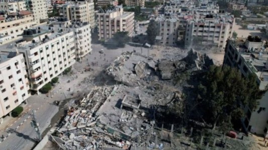 Israel bombardeó un distrito de Gaza y uno de los misiles alcanzó una iglesia