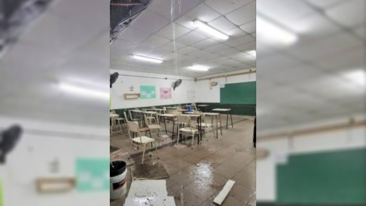 Temporal en Rosario: se cayó el techo de una escuela al no resistir el agua acumulada por las lluvias