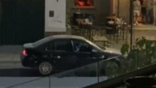 Llegó ebrio a un bar y no lo quisieron atender: se fue a buscar un arma y regresó a los tiros