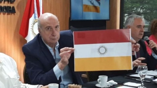 Por primera vez en sus 450 años de historia, la Ciudad de Córdoba tiene su bandera